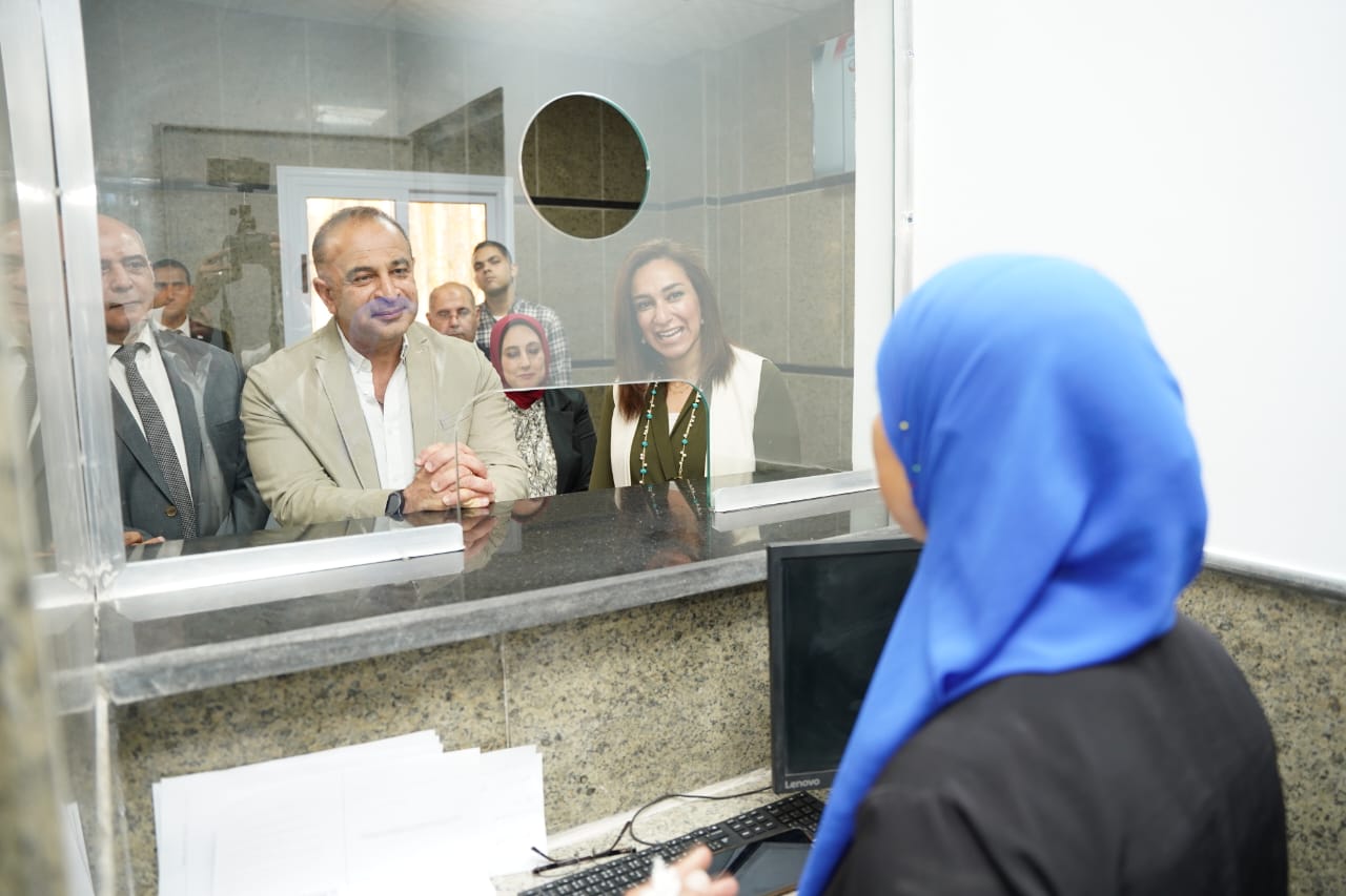 نائب وزيرة التخطيط يفتتح المركز التكنولوجي بمدينة بدر