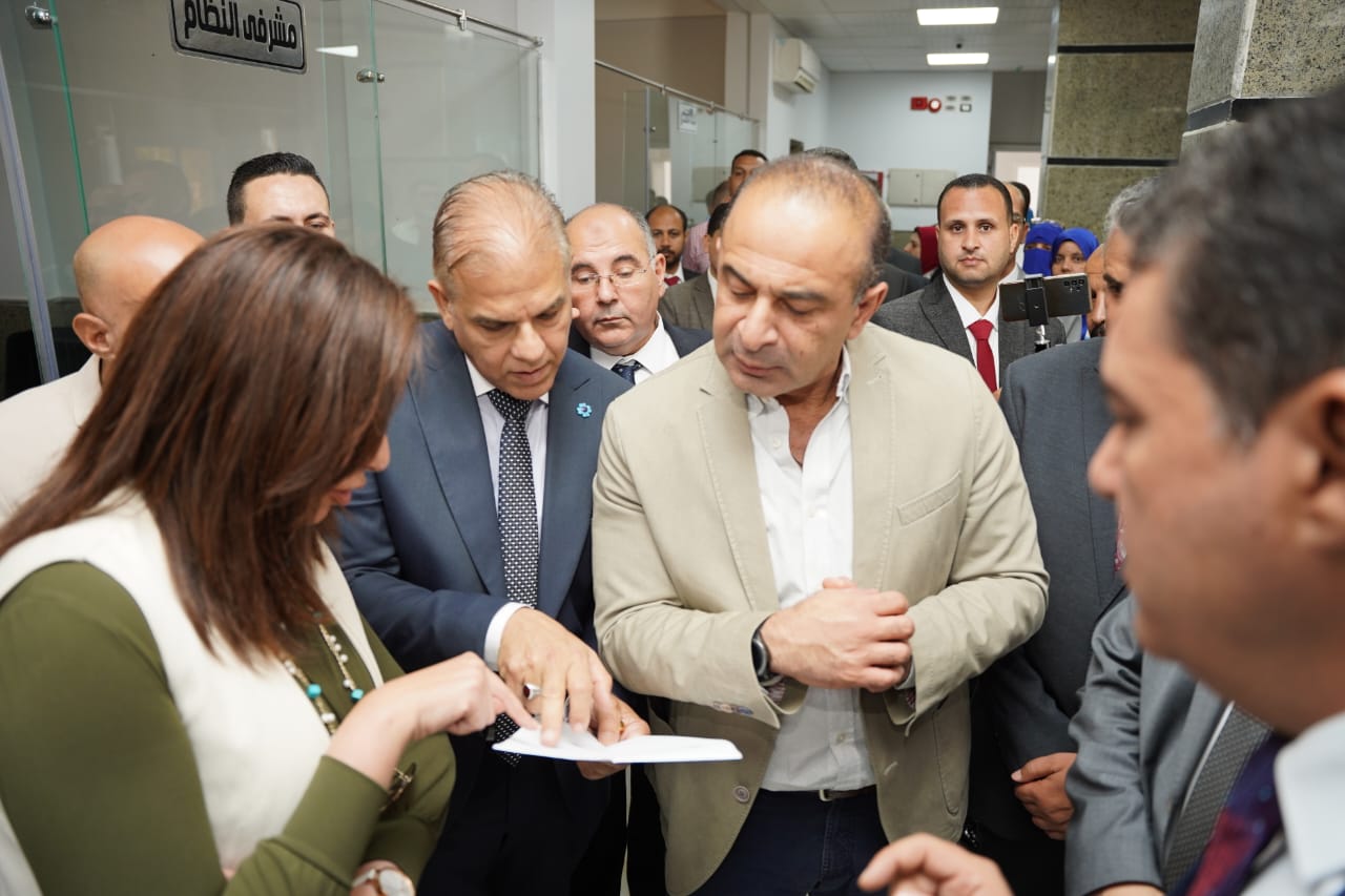 نائب وزيرة التخطيط يفتتح المركز التكنولوجي بمدينة بدر