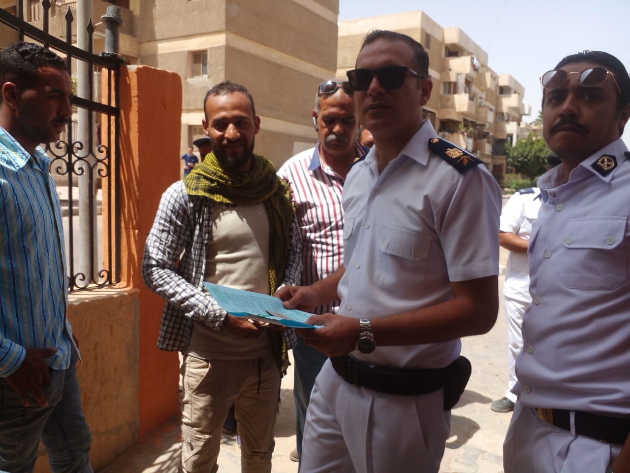 حملات لإزالة مخالفات البناء والإشغالات بـ6 مدن جديدة