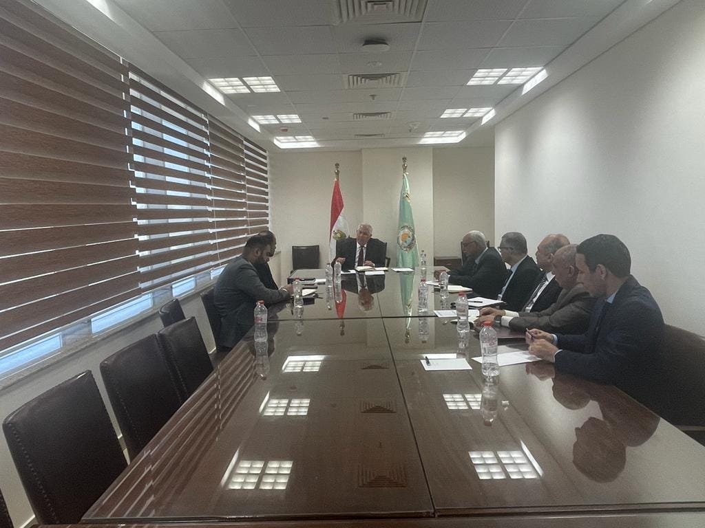 القصير يبحث التوسع في إنتاج تقاوى المحاصيل بالشراكة مع القطاع الخاص