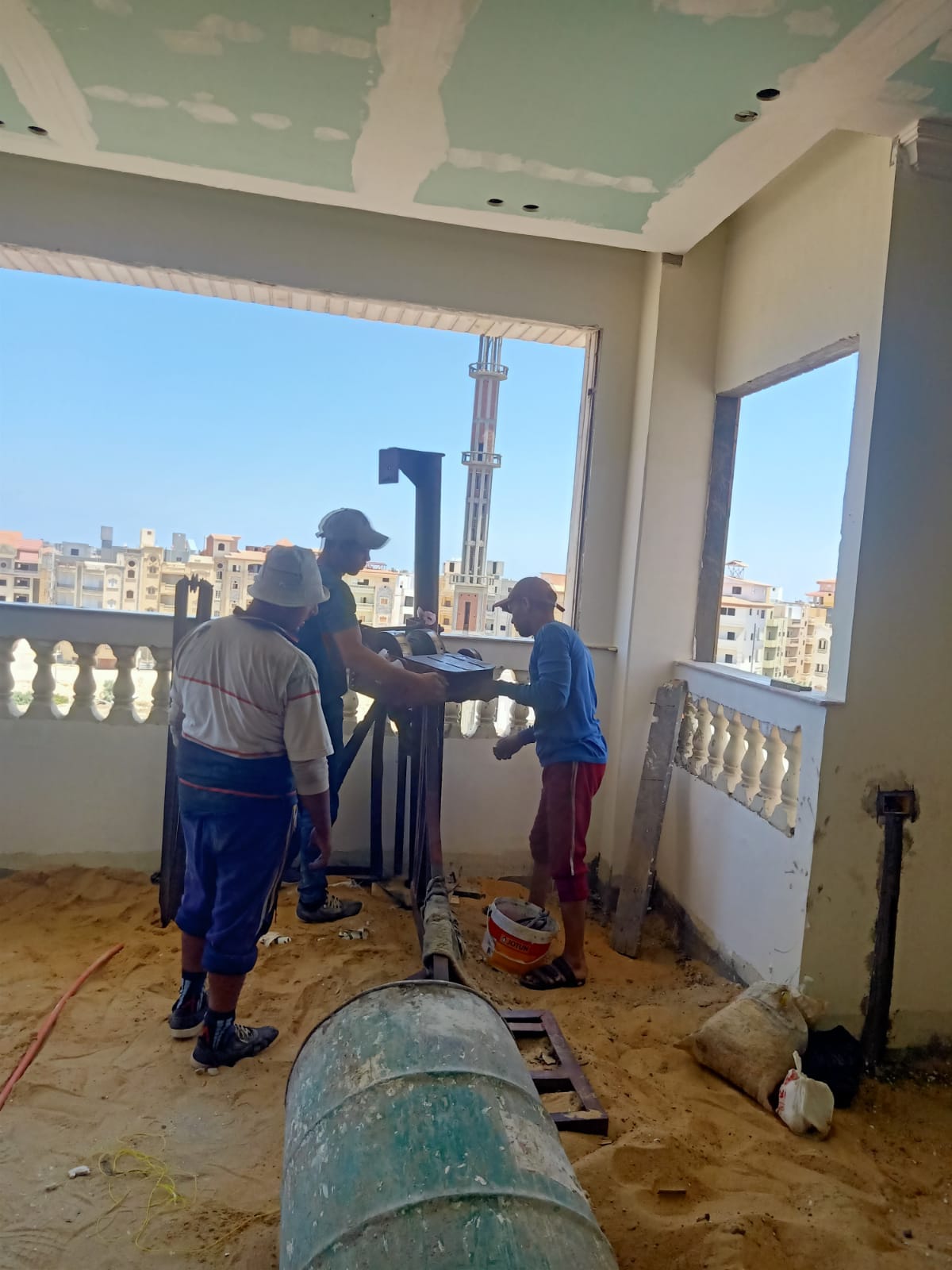 وزير الإسكان يُصدر قرارات لإزالة مخالفات بناء في 3 مدن جديدة