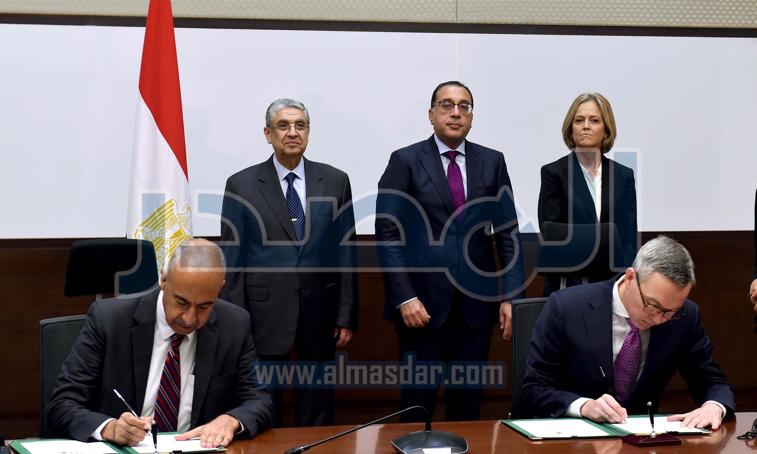 توقيع اتفاقية بين وزارة الكهرباء شركة سكاتك إيه إس إيه