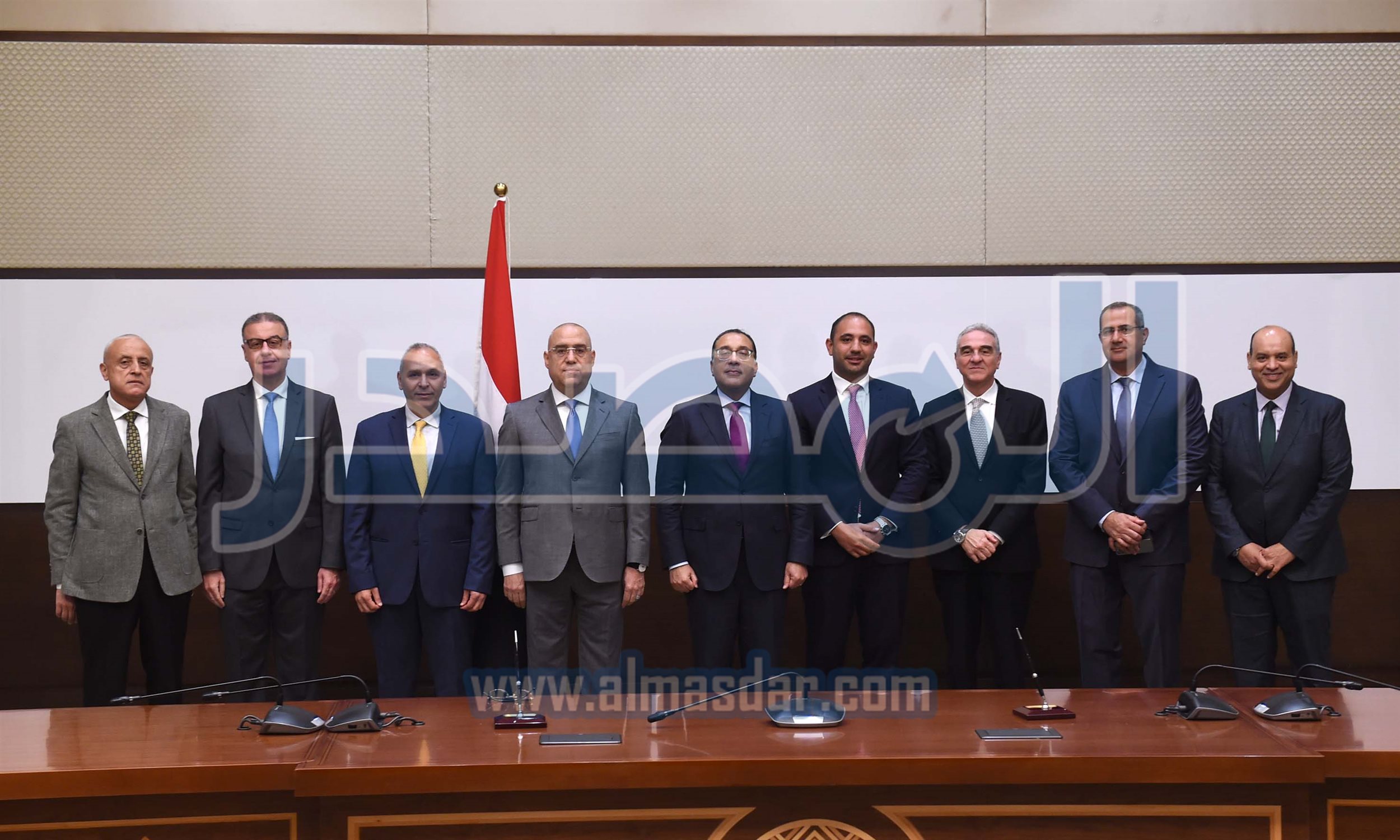 مدبولى يشهد توقيع عقدي شراكة لإدارة وتشغيل فندقين جديدين