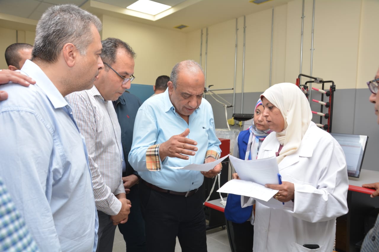 وزير قطاع الأعمال يتابع مراحل التشغيل لمصنع �غزل 4�