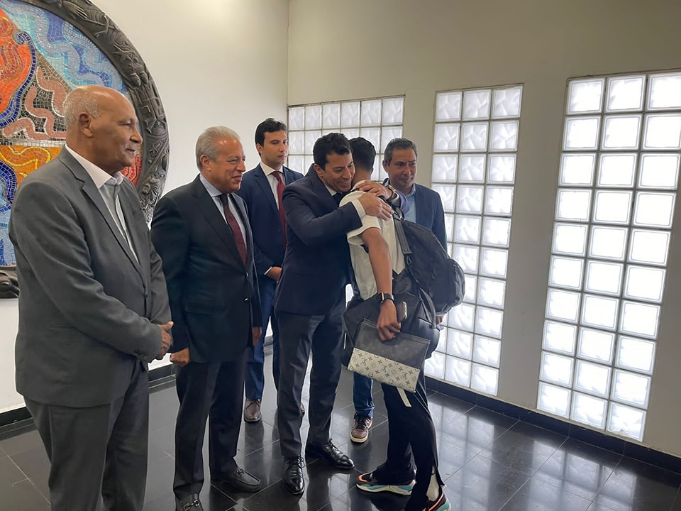 وزير الشباب والرياضة يستقبل أبطال المنتخب الأوليمبي