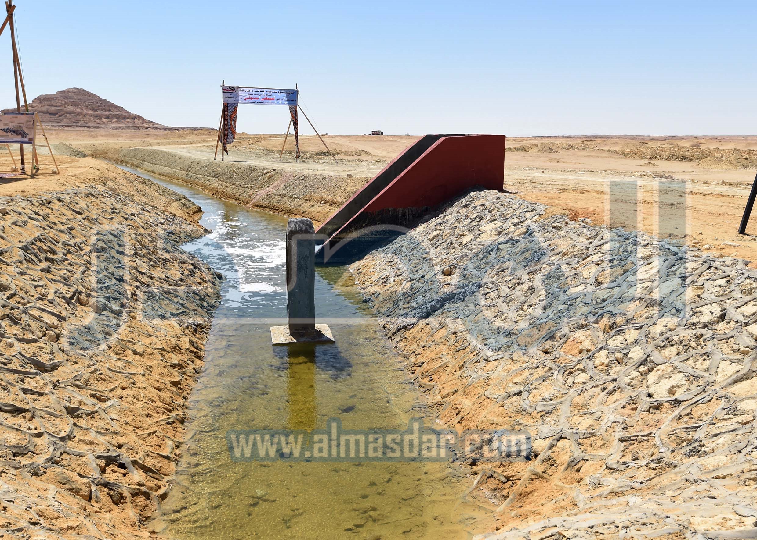 رئيس الوزراء يتفقد مشروع تطوير منظومة إدارة الري بالواحة