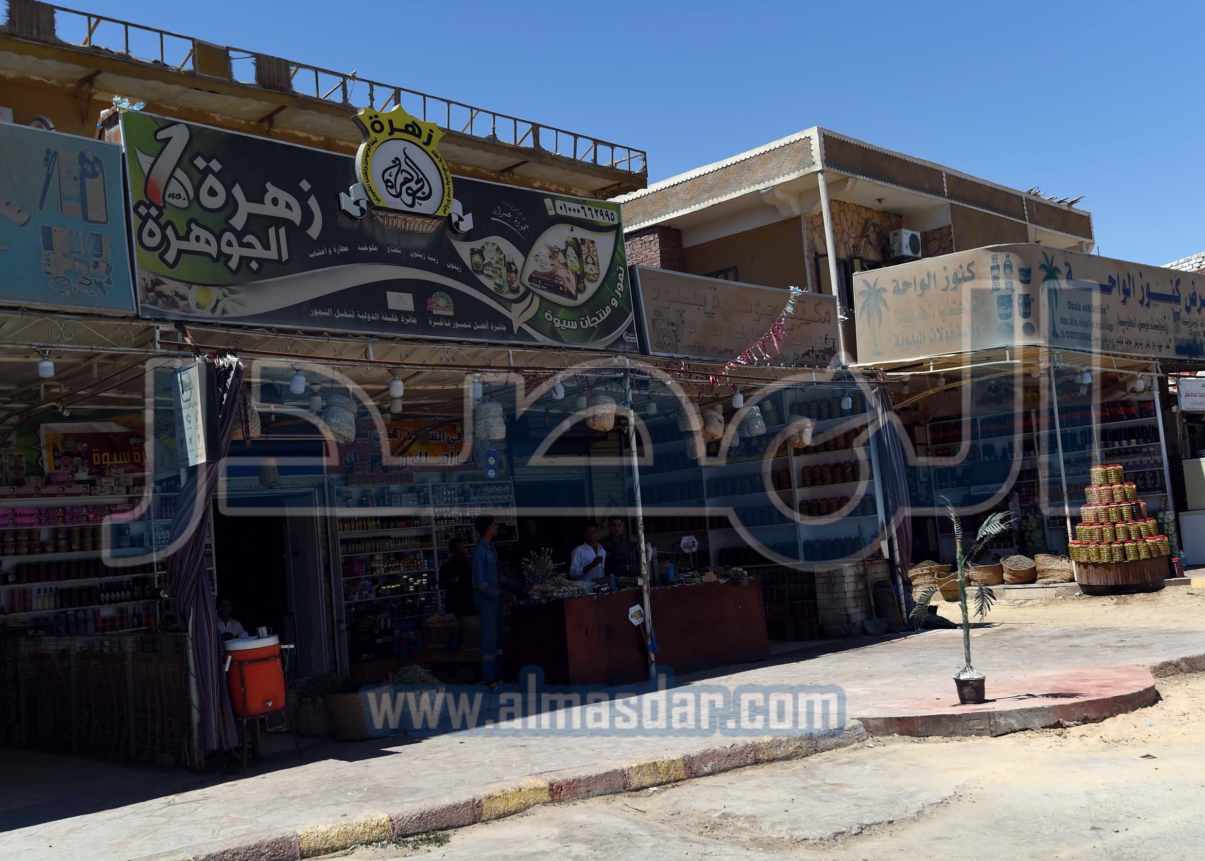 مدبولى يتفقد أعمال التنسيق الحضاري بميدان السوق بواحة سيوة