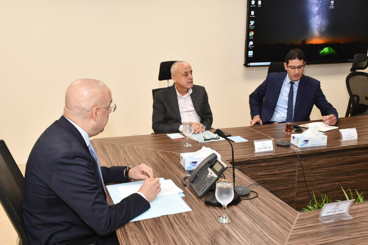 وزير الإسكان يناقش تعديل الكود المصري لاشتراطات الحماية المدنية