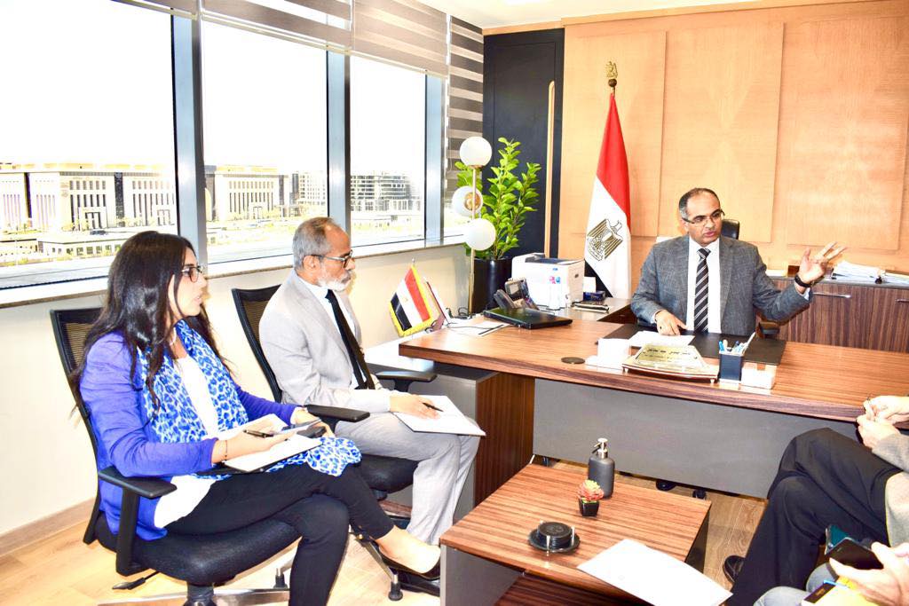 نائب وزير الإسكان يجتمع مع مسئولي بعثة البنك الدولى�