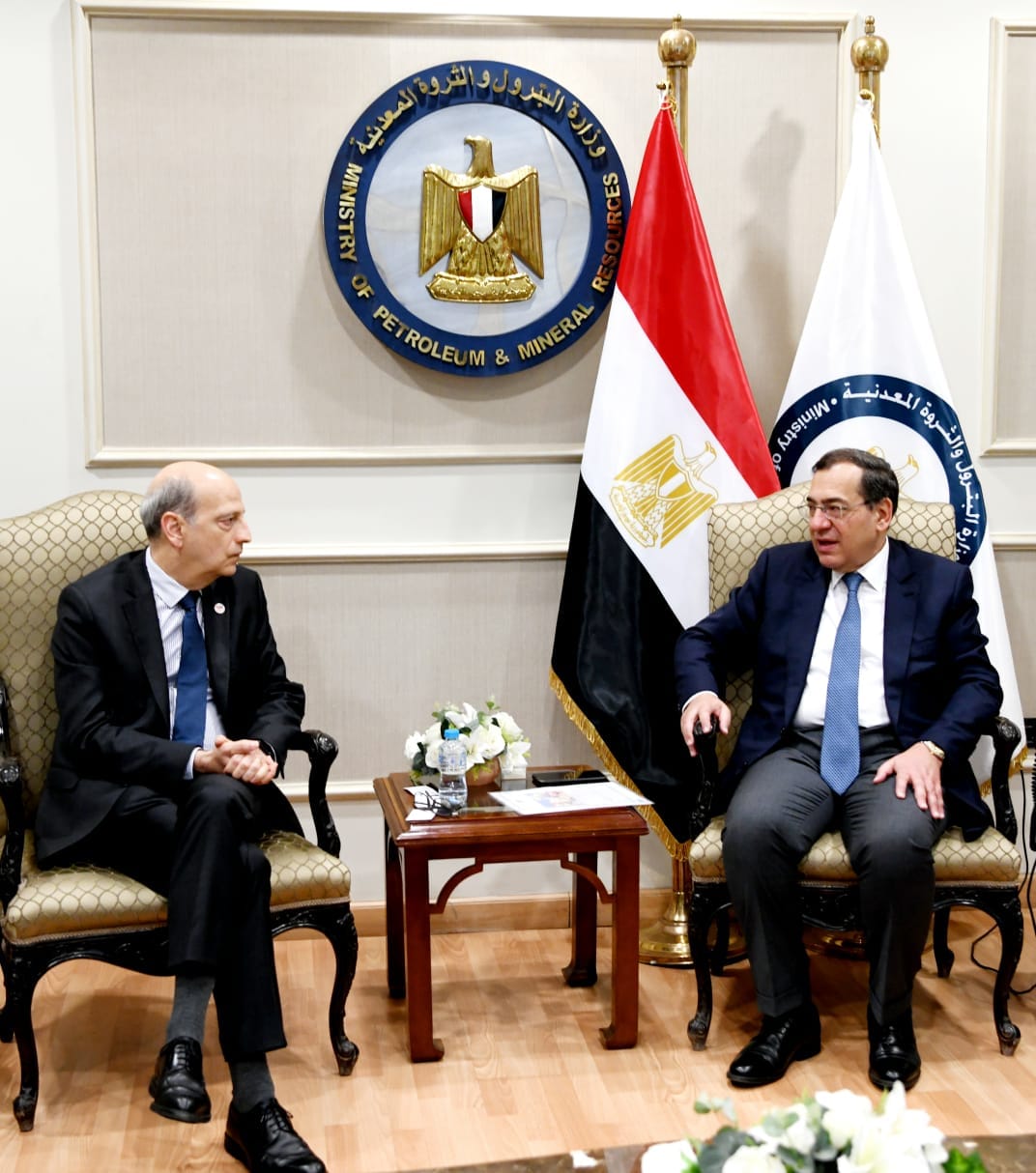 لقاء وزير البترول مع وفد من شركة توتال انرجيز الفرنسية