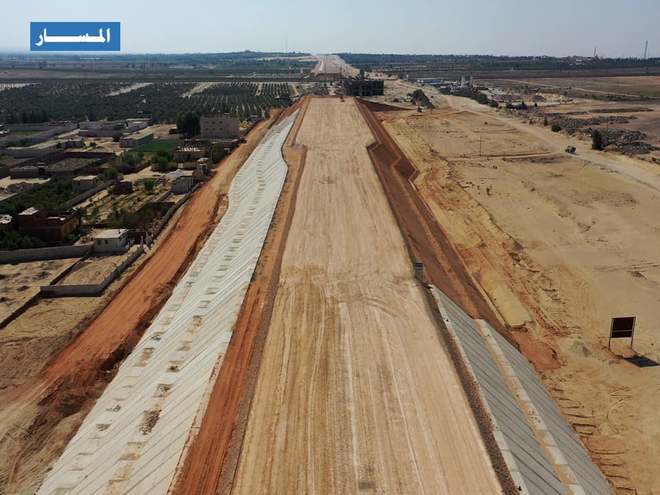 الوزير يتفقد مواقع العمل بالخط الأول من شبكة القطار الكهربى