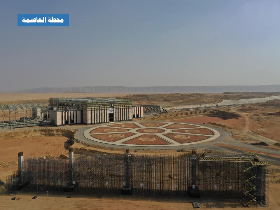 الوزير يتفقد مواقع العمل بالخط الأول من شبكة القطار الكهربى