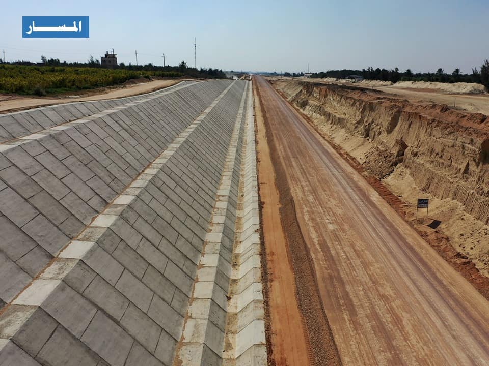 الوزير يتفقد مواقع العمل بالخط الأول من شبكة القطار الكهربى