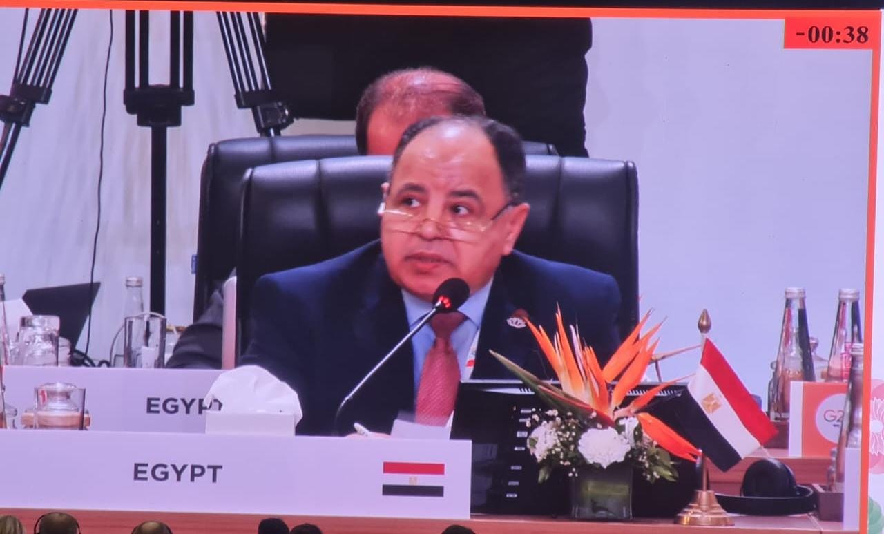 وزير المالية في جلسة