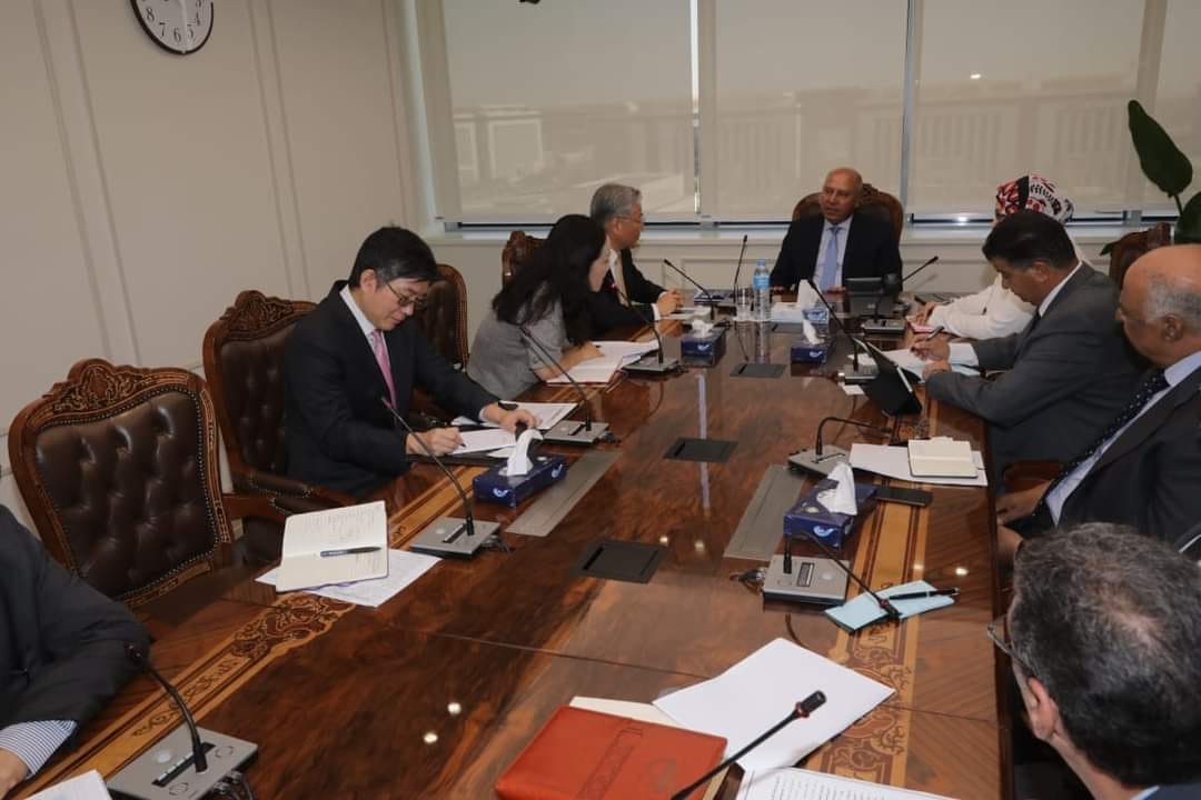 وزير النقل مع سفير كوريا الجنوبية لبحث المستجدات الخاصة بتوطين صناعة قطارات المترو