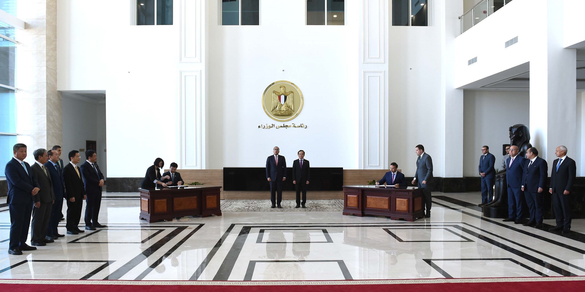 رئيس الوزراء يشهد توقيع مذكرة تفاهم بين البنك المركزي المصري ونظيره الفيتنامي