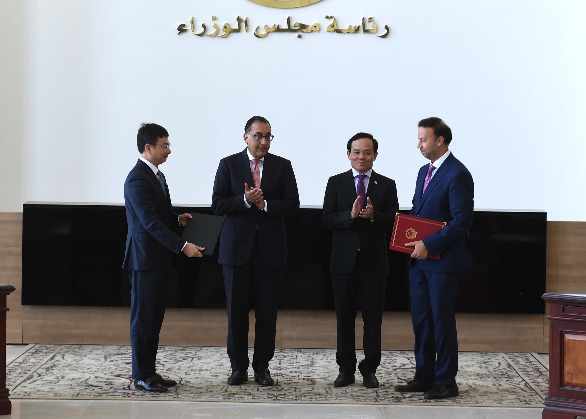 رئيس الوزراء يشهد توقيع مذكرة تفاهم بين البنك المركزي المصري ونظيره الفيتنامي