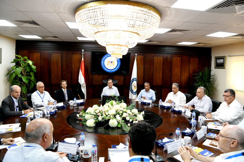 وزير البترول يتفقد مشروعات توسعات مصفاة شركة ميدور