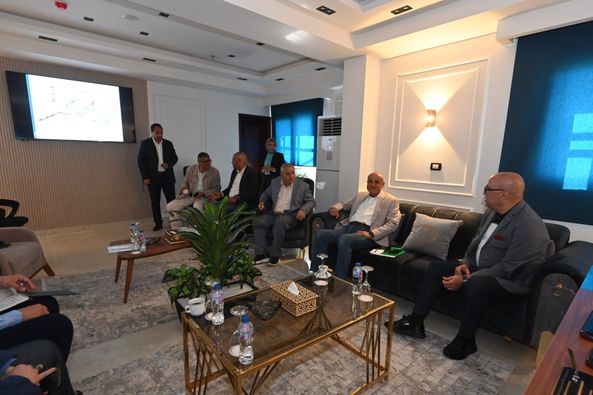 وزير المالية في مؤتمر