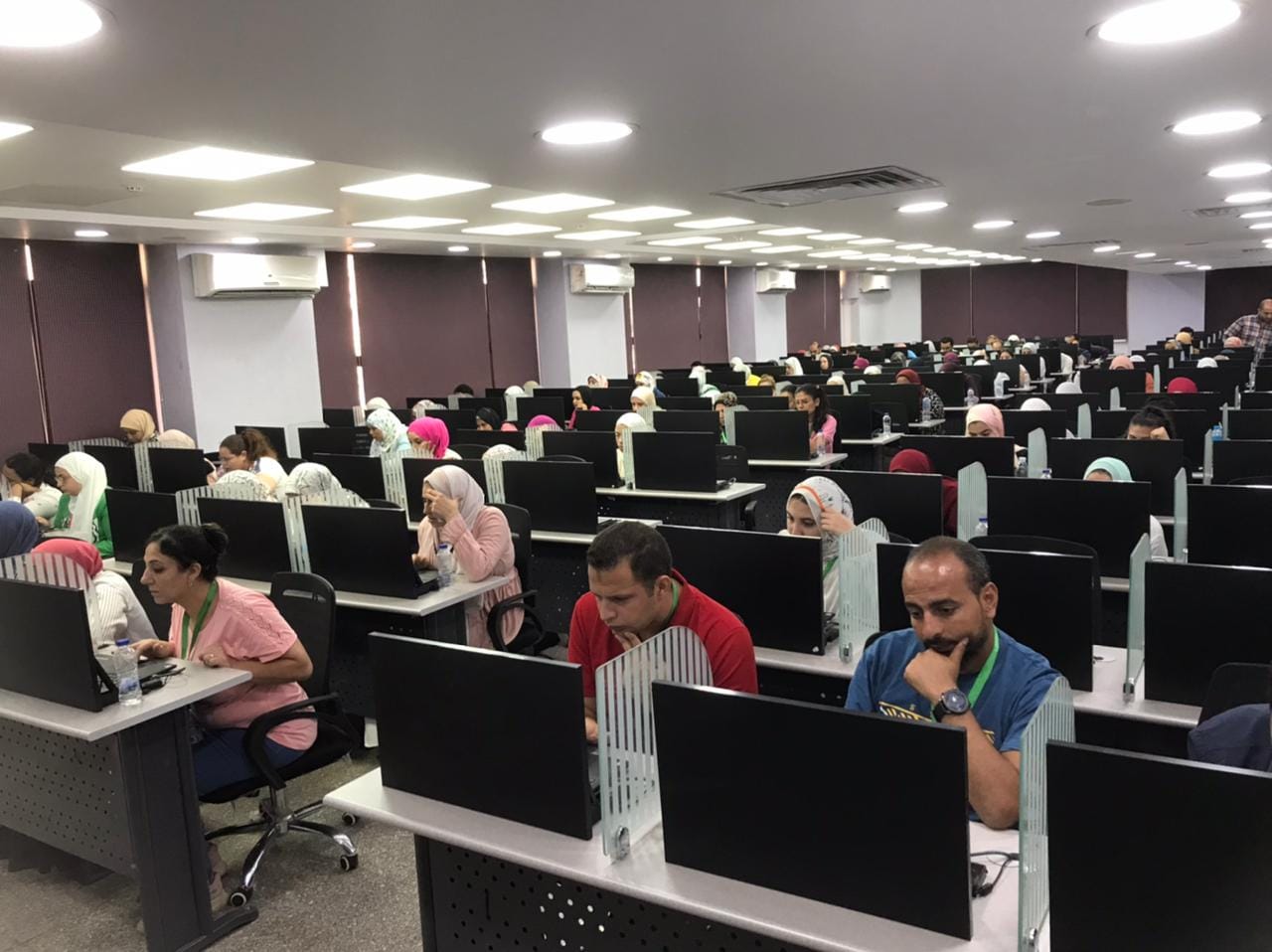 تقييم المتقدمين لشغل ٣٠ ألف وظيفة معلم مساعد بوزارة التربية والتعليم