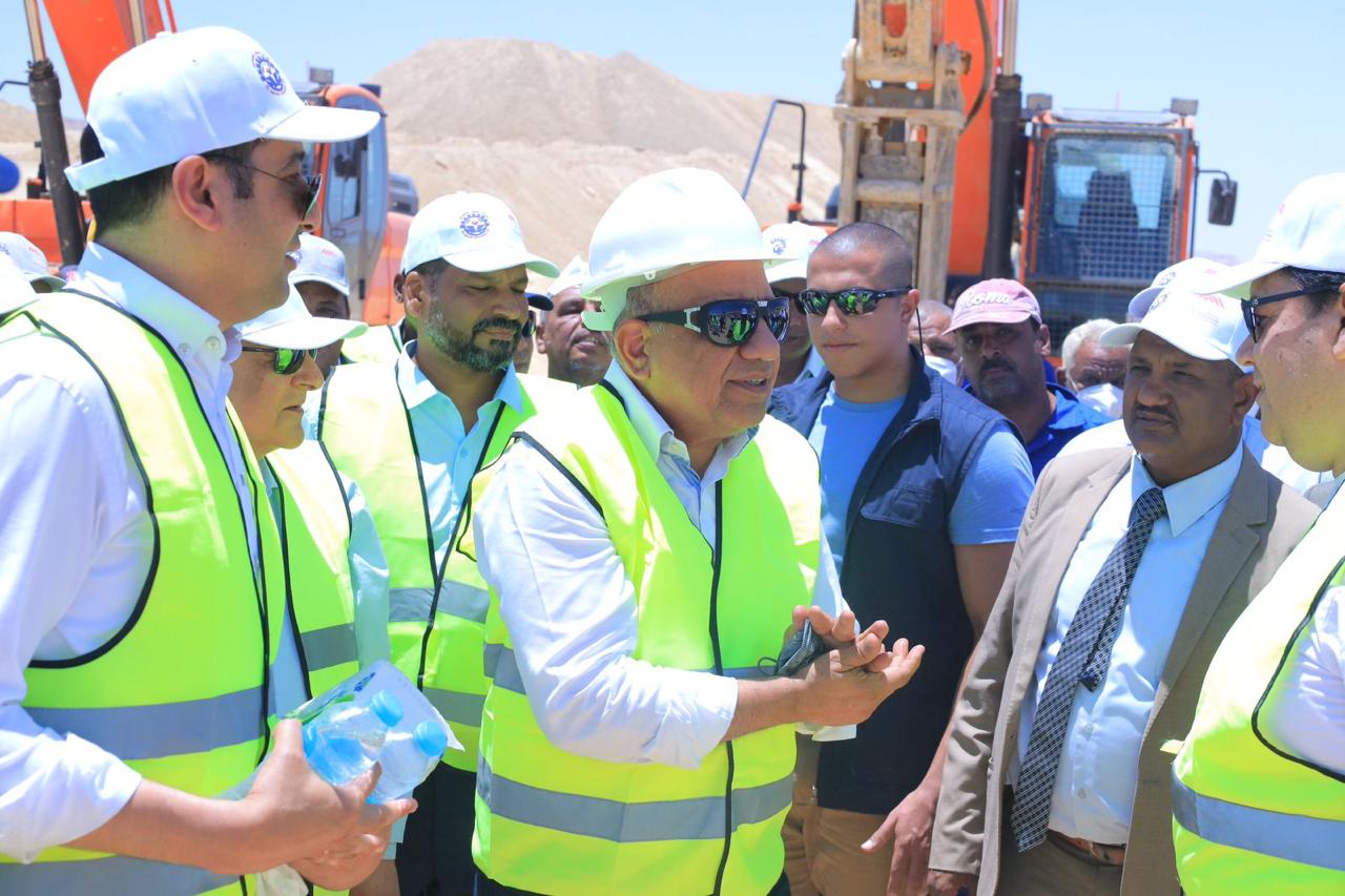 وزير قطاع الأعمال العام في جولة ميدانية بشركة النصر للتعدين