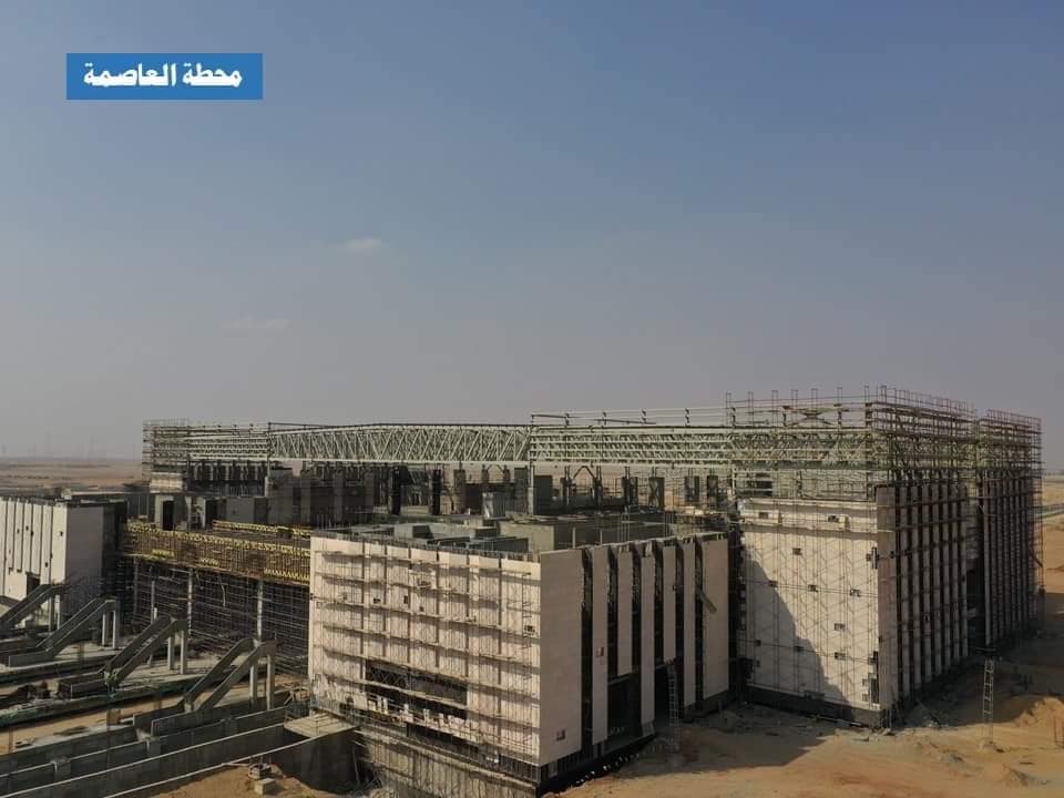 وزير النقل يتفقد مواقع العمل بمشروع الخط الأول من شبكة القطار الكهربائي السريع