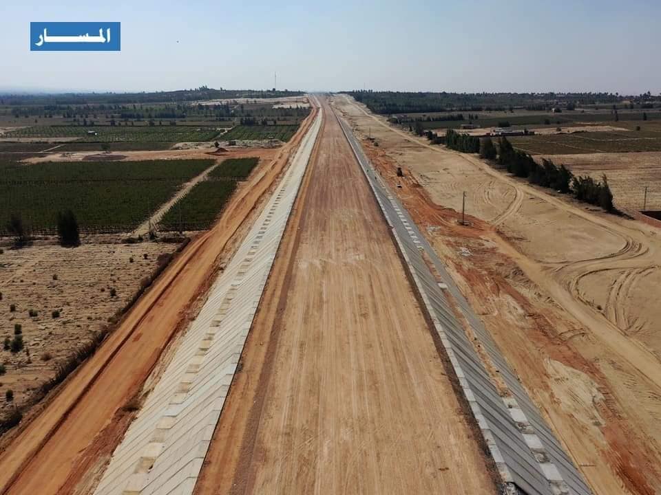 وزير النقل يتفقد مواقع العمل بمشروع الخط الأول من شبكة القطار الكهربائي السريع
