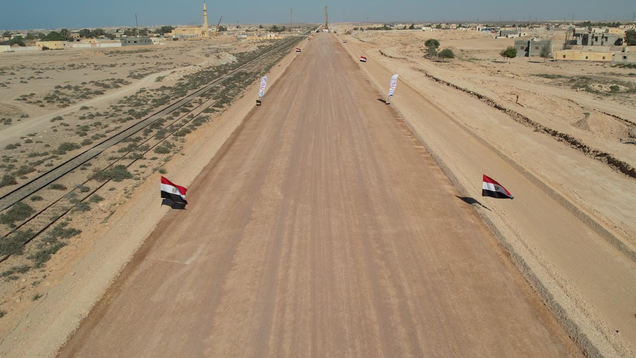 وزير النقل يتفقد مواقع العمل بمشروع الخط الأول من شبكة القطار الكهربائي السريع