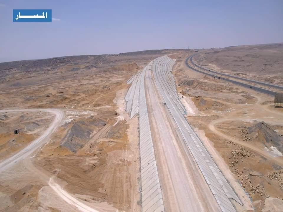وزير النقل يتفقد مواقع العمل بمشروع الخط الأول من شبكة القطار الكهربائي السريع