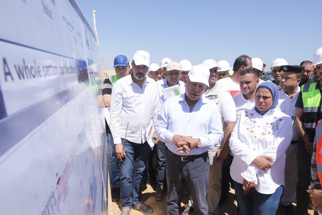 وزير النقل يتفقد مواقع العمل بمشروع الخط الأول من شبكة القطار الكهربائي السريع