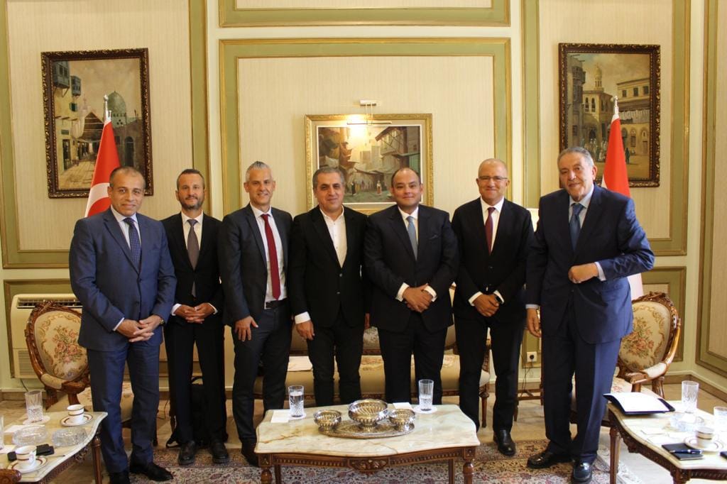 وزير التجارة يعقد اجتماعات مع كبريات الشركات التركية