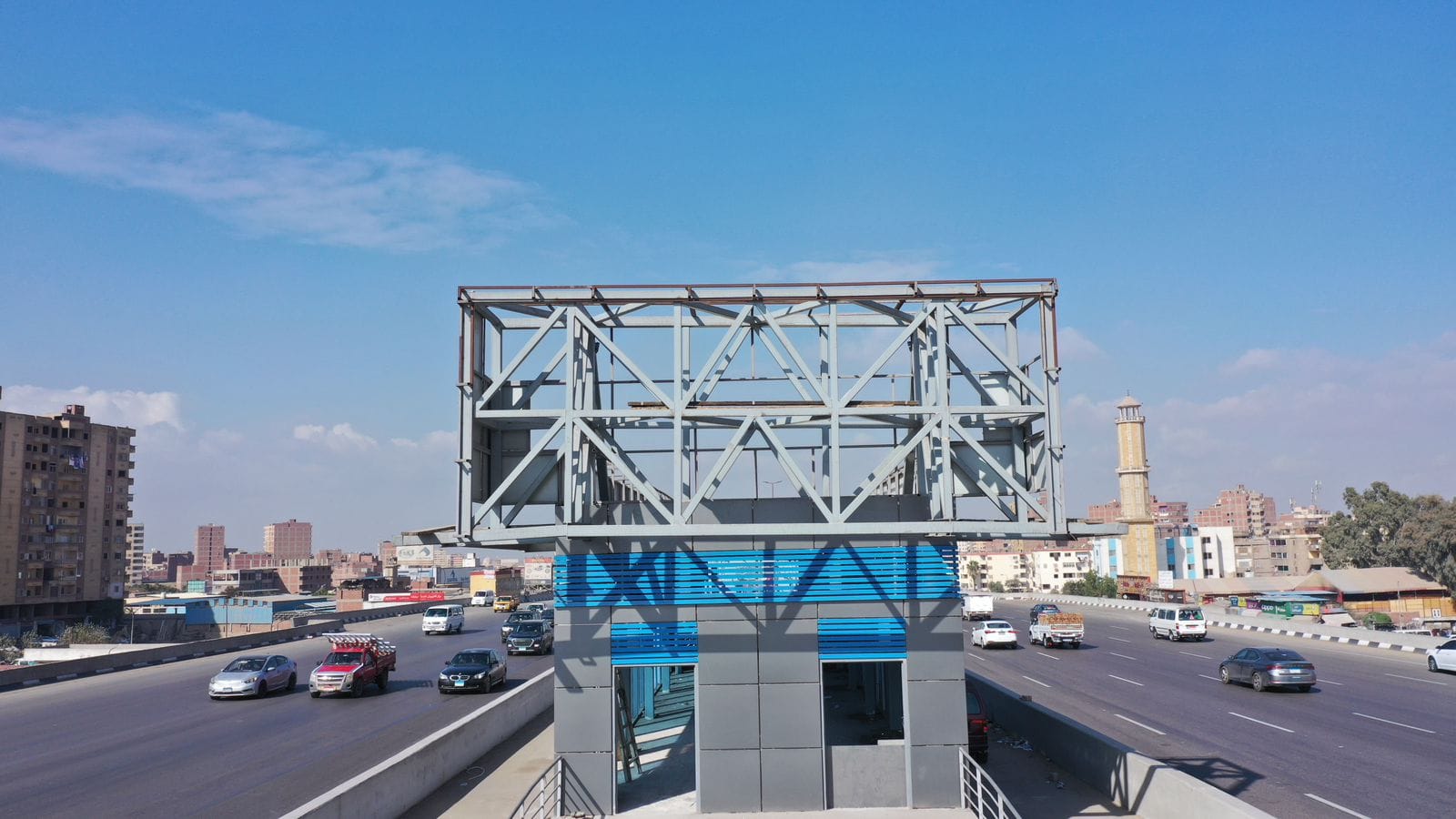 وزير النقل يتفقد مشروع تطوير الطريق الدائري
