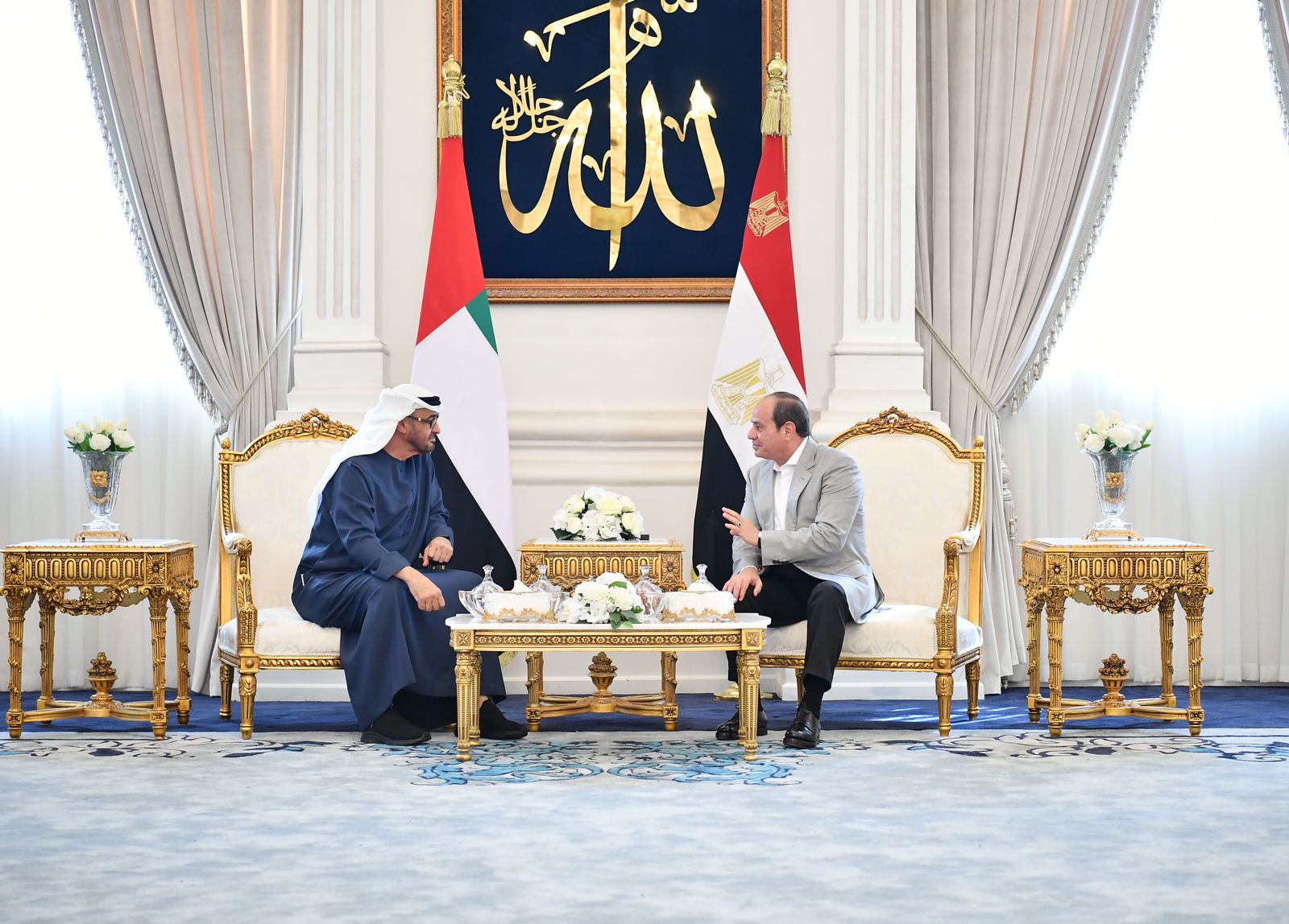 الرئيس عبد الفتاح السيسي يلتقى نظيره الإماراتي