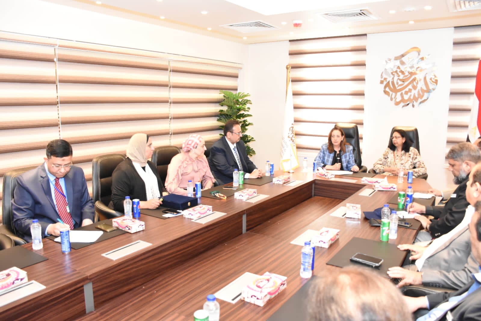 المدير التنفيذي للمعهد القومي للحوكمة تبحث سبل التعاون مع المدرسة الوطنية
