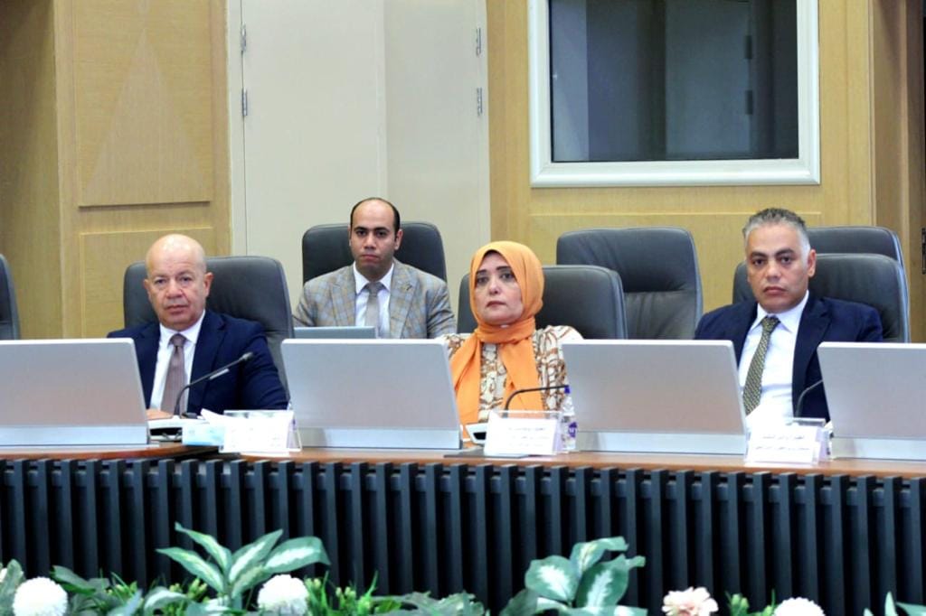 استعراض الخطط والتدابير الأمنية بالمطارات المصرية