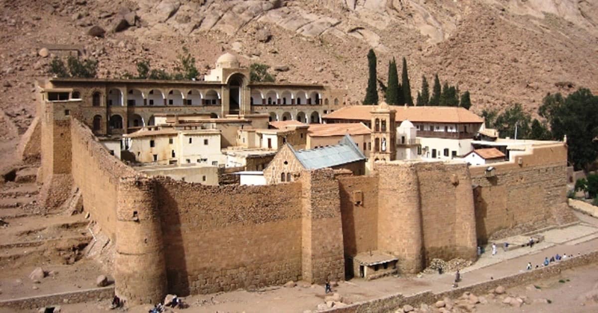 موقع �التجلي الأعظم� فوق أرض السلام بمدينة سانت كاترين