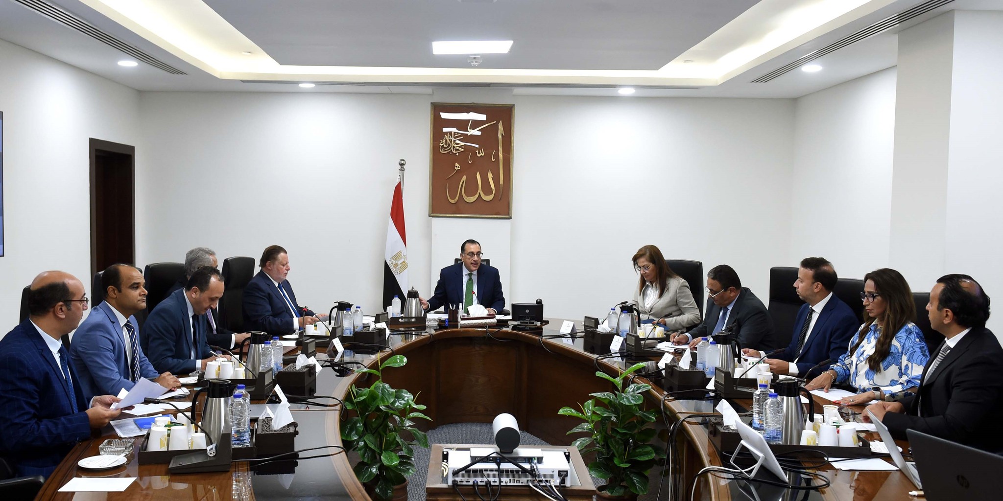 رئيس الوزراء يتابع ما يتم منحه من تيسيرات ومحفزات للمصريين بالخارج