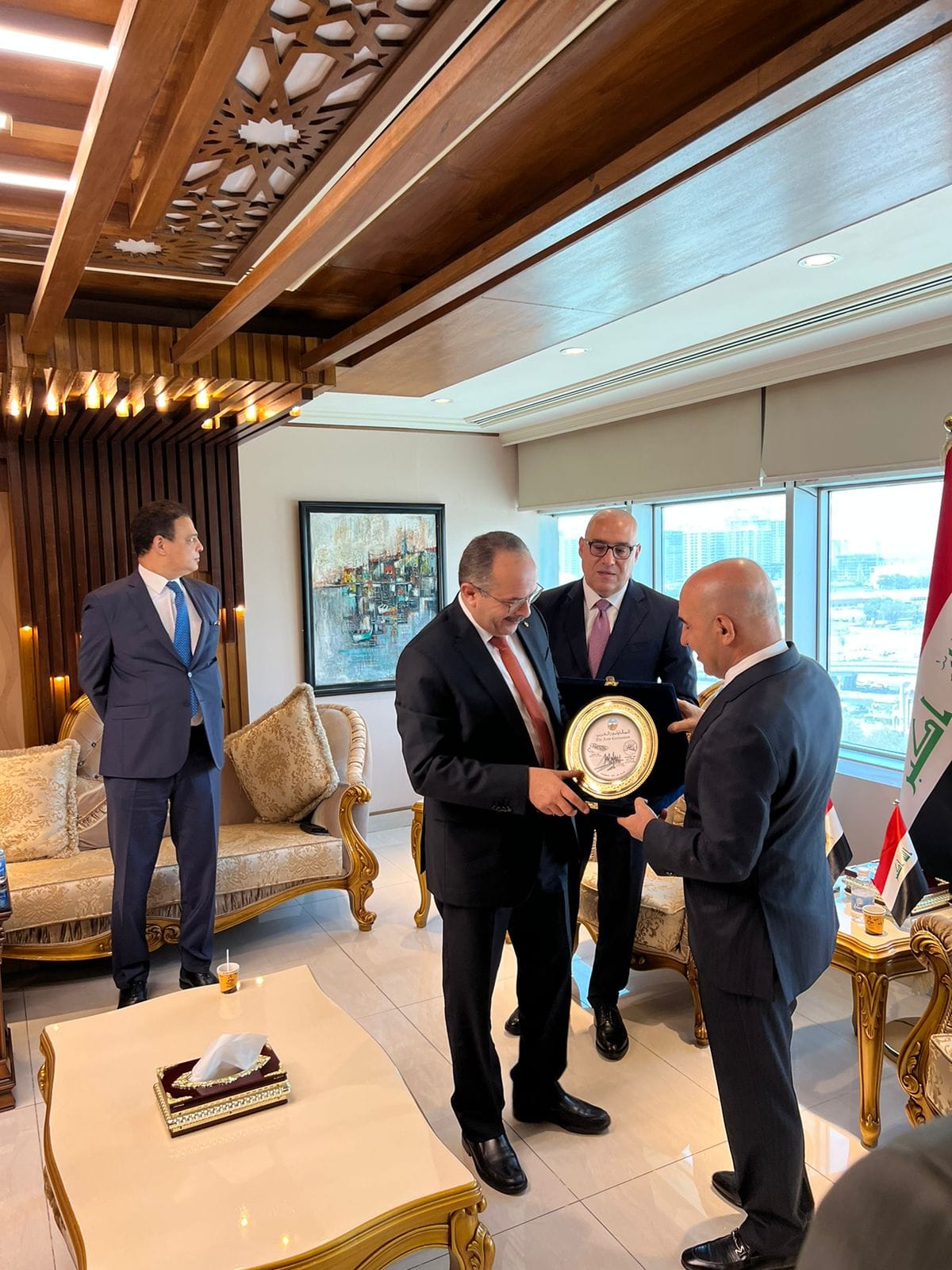 وزير الإسكان يلتقي نظيره العراقي لبحث سبل التعاون بين البلدين
