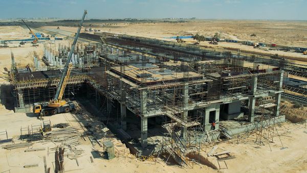 محطة العلمين لمشروع القطار الكهربائى السريع