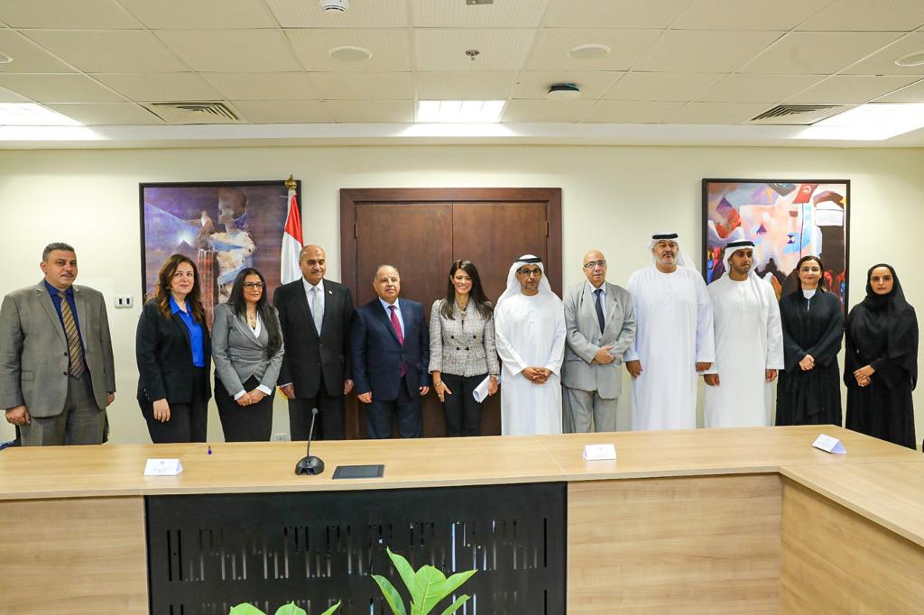 مصر والإمارات توقعان اتفاقية برنامج تمويل دوار