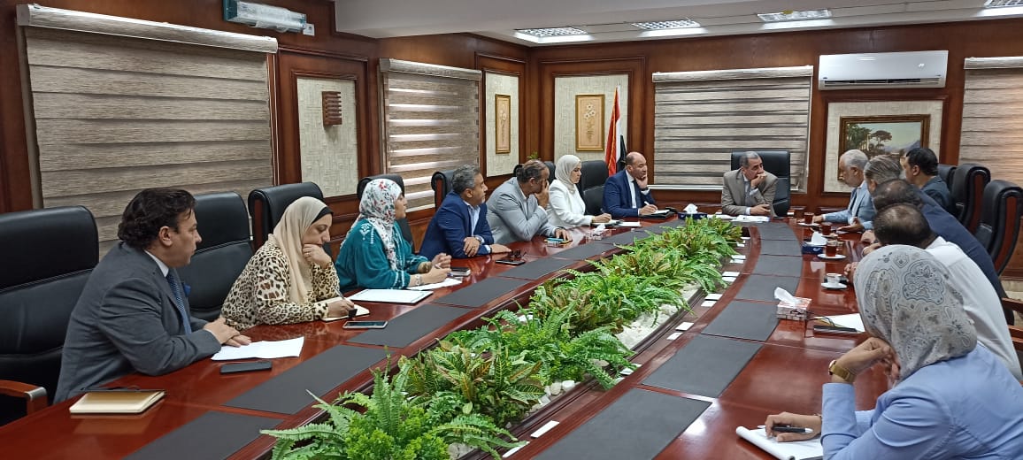 الضرائب تحديث وتفعيل دور اللجان المشتركة مع النقابات المهنية