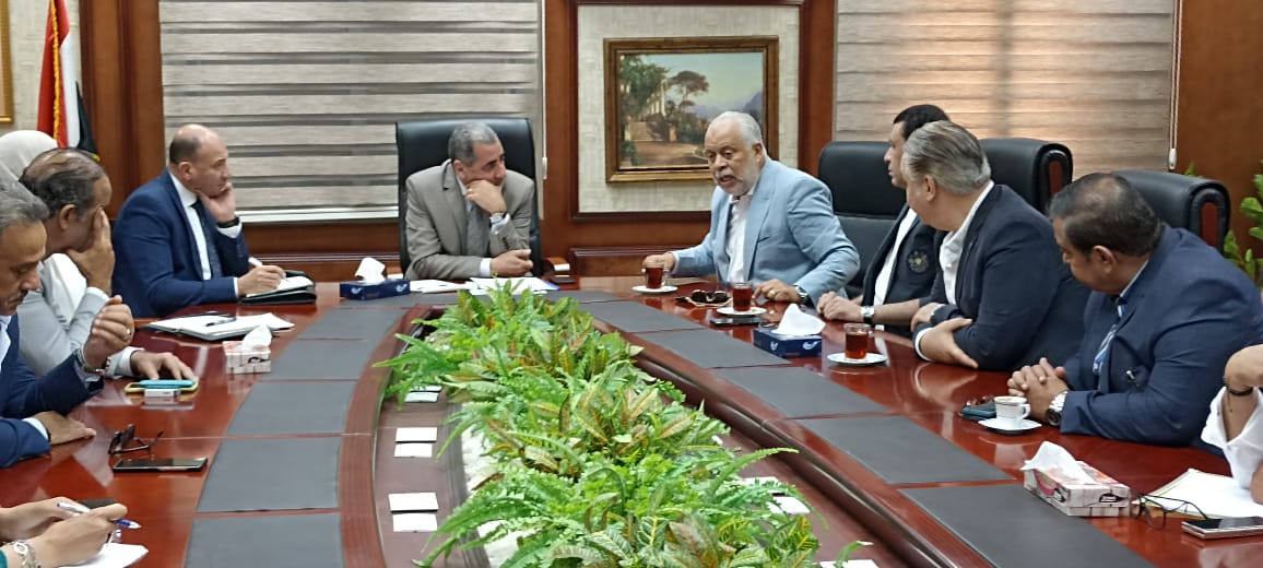 الضرائب تحديث وتفعيل دور اللجان المشتركة مع النقابات المهنية