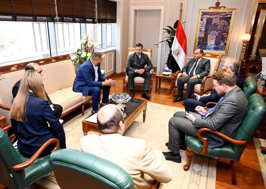 وزير التجارة والصناعة يستقبل اولج كوربشينكو