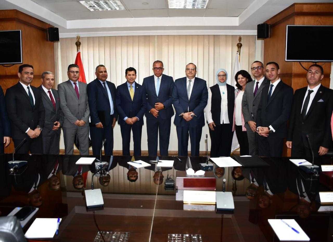 معهد التخطيط القومي يوقع اتفاقية تعاون مشترك مع وزارة الشباب والرياضة