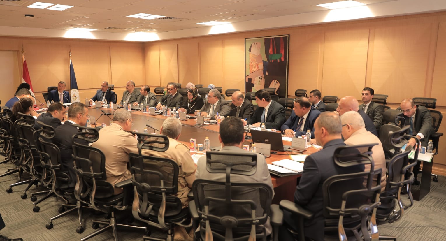 وزير السياحة والآثار يترأس اجتماع اللجنة الدائمة لتراخيص المنشآت الفندقية والسياحية