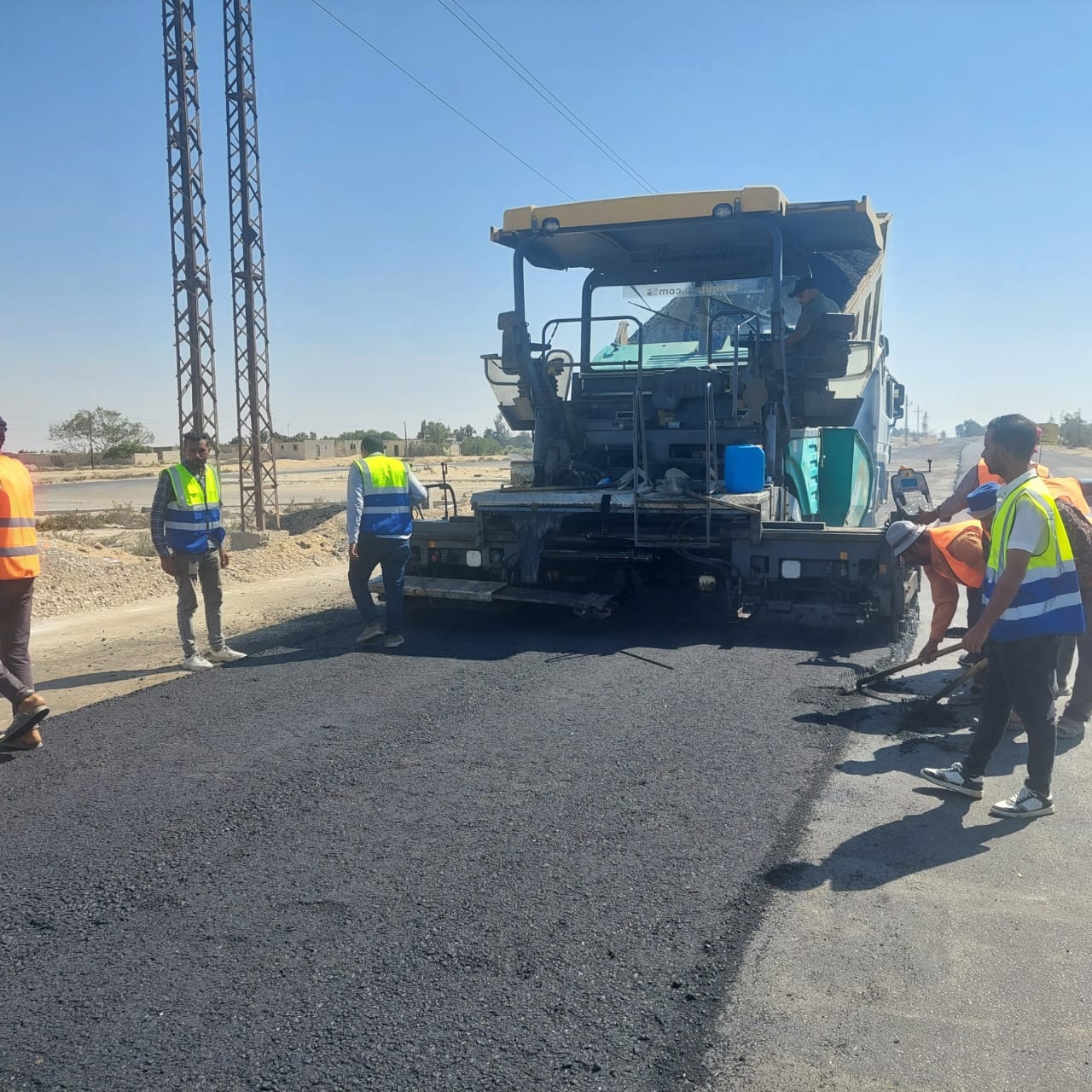 وزير النقل يتفقد مشروع إعادة تأهيل وتطوير خط السكة الحديد