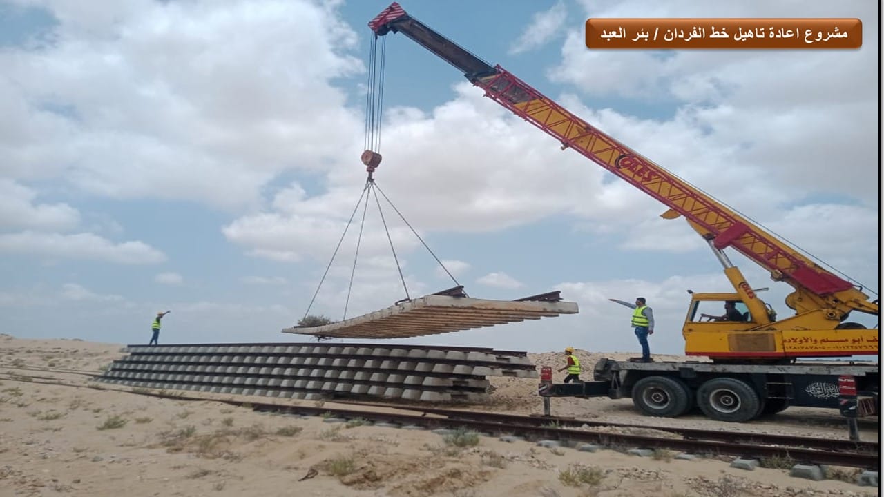 وزير النقل يتفقد مشروع إعادة تأهيل وتطوير خط السكة الحديد