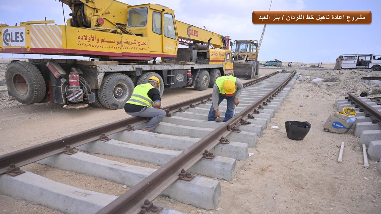 وزير النقل يتفقد مشروع إعادة تأهيل وتطوير خط السكة الحديد