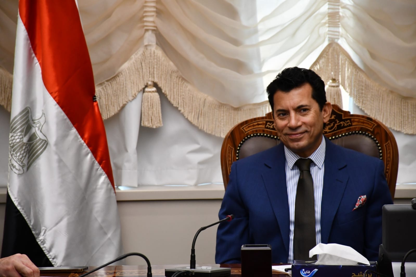 وزير الشباب والرياضة يلتقي رئيس البنك الزراعي