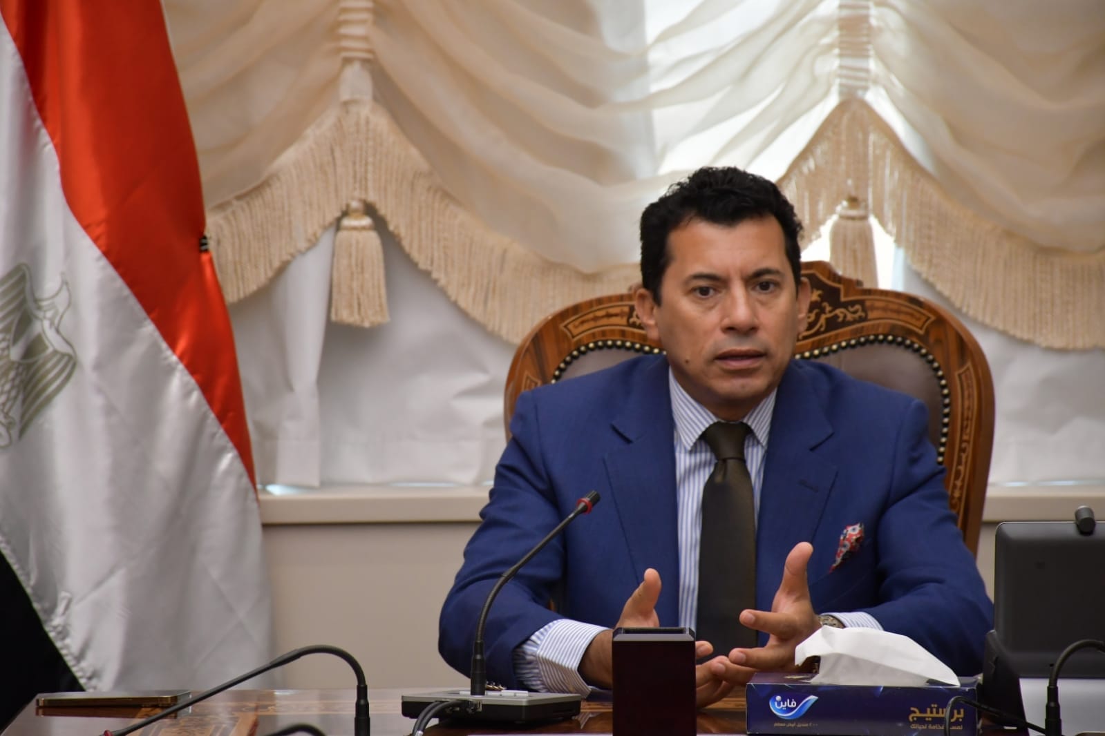 وزير الشباب والرياضة يلتقي رئيس البنك الزراعي